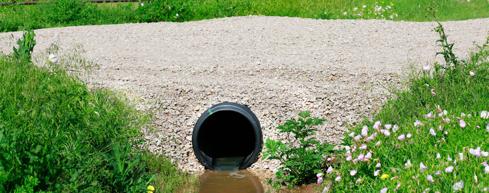 smart landscaping drainage tips, drainage in michigan, drainage near me, drainage contractors in detroit